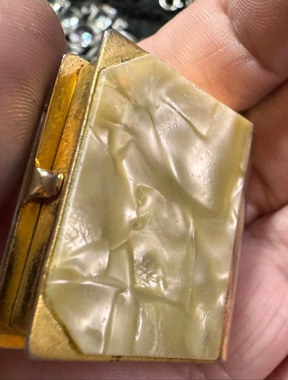 Vintage MOP and brass mini book holder/pill box - Picture 2 of 2